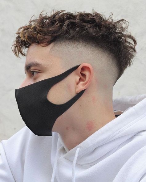 Fade Haircut Curly Hair, Trendy Mens Hairstyles, High Fade Haircut, High Skin Fade, Curly Hair Fade, Haircut For Men, Shaved Hair Designs, Mens Hairstyle, Teased Hair