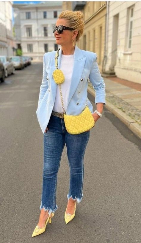 Fashion Blazer Outfits, Mode Ab 50, Stylish Outfits For Women Over 50, Fashion Mistakes, Casual Work Outfits, Blazer Outfits, 10 Pounds, Blazer Fashion, Business Casual Outfits