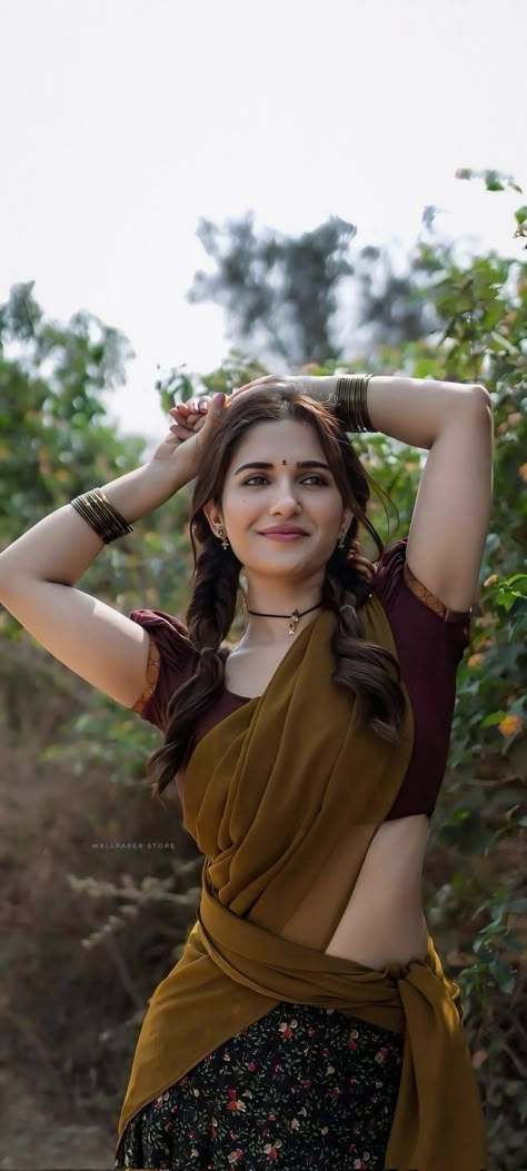 Ruhani Sharma Hot Pics, Indian Female Model, Ruhani Sharma, Cute College Outfits, Rare Features, Simple Gowns, Regular People, Saree Photoshoot, Beautiful Dresses Short