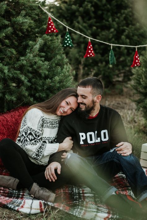 Christmas photoshoot #laurennorellephotography #christmas #couplephotoshoot #polo #ralphlauren Christmas Mini Sessions Outdoor, Christmas Tree Photoshoot, Outdoor Christmas Photos, Christmas Engagement Photos, Tree Farm Photo Shoot, Christmas Tree Farm Photo Shoot, Christmas Mini Shoot, Christmas Photography Family, Christmas Tree Farm Photos