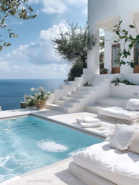 Greece House, Greek House, Dream Beach Houses, Dream Life House, Dream Beach, Small Pool, Dream Holiday, Dream House Exterior, Rimmel