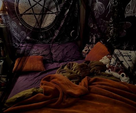 whimsigoth celestial bedroom Whimsigoth 90s Decor, Whimgoth Aesthetic, Whimsigoth Bedframe, Small Whimsigoth Bedroom, Whimsy Goth Aesthetic Bedroom, Whimsigothic Bedroom Aesthetic, Dark Witchy Bedroom Ideas, Whimsigothic Room Decor, Whimsi Goth Bedroom