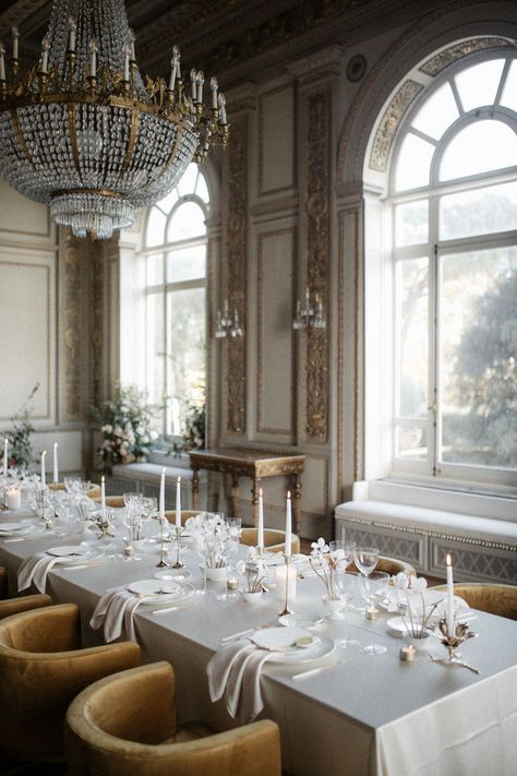 Modern French Aesthetic, Timeless Wedding Style, French Wedding Decor, Villa Aurelia, French Style Wedding, Romantic Tablescape, Dinner Setup, Vogue Weddings, French Inspired Wedding