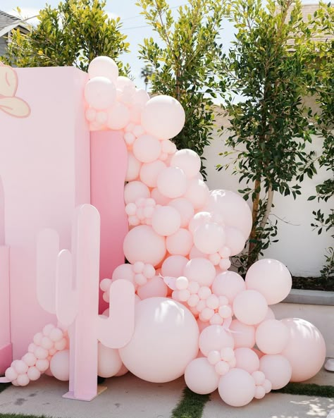 Some balloon details 💞 📸 @alyssahunterphoto | Instagram Pink Cowgirl Party, Floral Bridal Shower Theme, Cowgirl Bridal Shower, 1st Rodeo, Wild West Party, Sweet 17, Beach Bridal Showers, Western Theme Party, Cowgirl Birthday Party