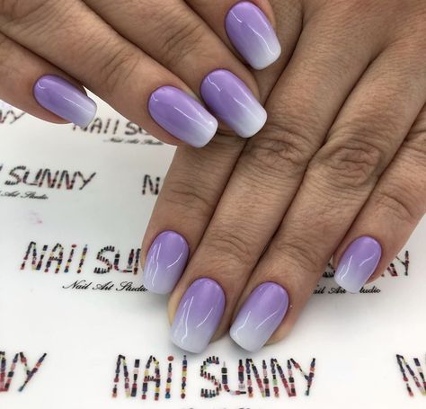 Spring Nails Violet, Ombre Nails Short Purple, Lilac Nails With Accent Nail, Lilac Nails Ombre, Purple Ombre Nails Short, Lavendar Ombre Nails Short, Animation Nails, Nail Hacks, Purple Ombre Nails