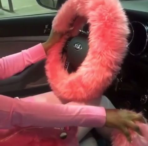 Girly Car Accessories, Car Deco, Cool Car Accessories, Girly Car, Car Goals, Cute Car Accessories, Car Cushion, Pink Fur, Classy Cars