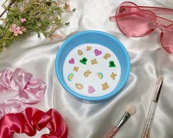 Small Air Dry Clay Projects, Air Dry Clay Tray, Polymer Clay Trinket Dish, Clay Trays, Clay Tray, Paper Flower Wall Art, Lucky Charms Cereal, Catch All Tray, Pastel Home Decor