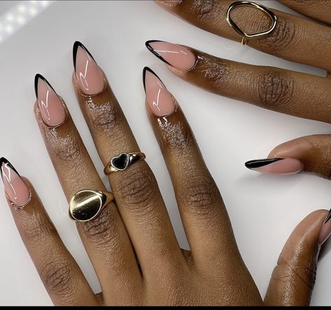 Almond V Tip Nails, Almond Nails Designs For Dark Skin, Almond Pointy Acrylic Nails, Oval Shaped Nails Designs Classy, Biab Nails Dark Skin, Almond Acrylic Nails Black Women, Almond Shape Nails Black Women, Almond Shaped Nails Black Women, Oval Nails Black Women