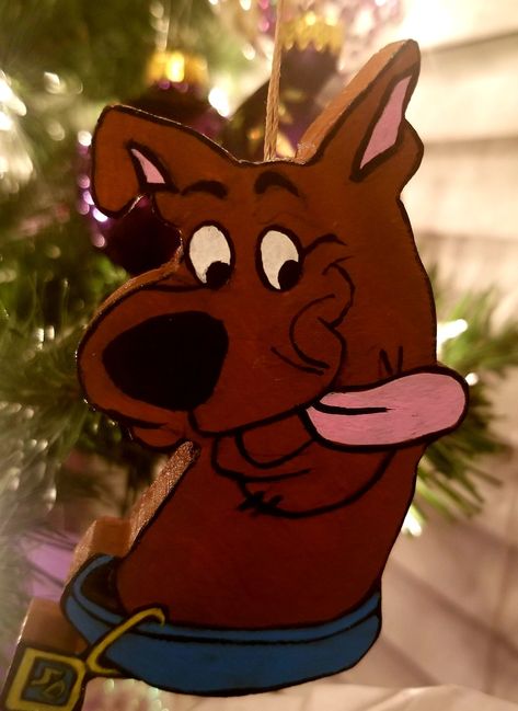 Painted Scooby-Doo ornament cut on scroll saw Scroll Saw, Scooby Doo, Eye Candy, Christmas Ornaments, Christmas, Fictional Characters, Art