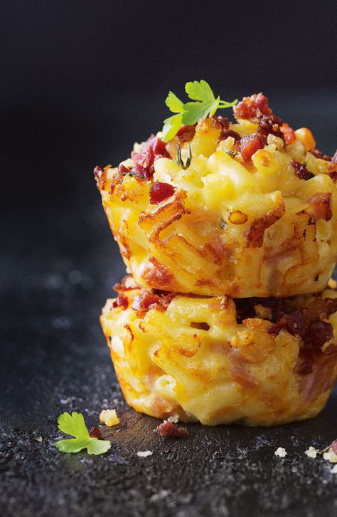 Macaroni And Cheese Muffins, Savoury Food Ideas, Savoury Muffins Recipes, Crispy Mac And Cheese, Lunch Muffins, Savoury Muffin, Mac And Cheese Muffins, Savoury Bites, Cheese Muffin