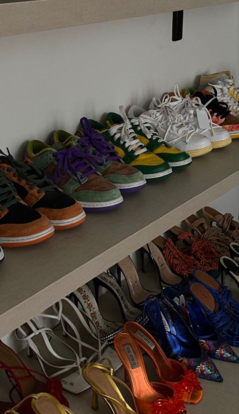 Iris Elizabeth Kane, Shoe Organiser, Luxury Lifestyle Fashion, Wardrobe Room, Teen Room Decor, Closet Goals, Hype Shoes, Swag Shoes, Closet Design