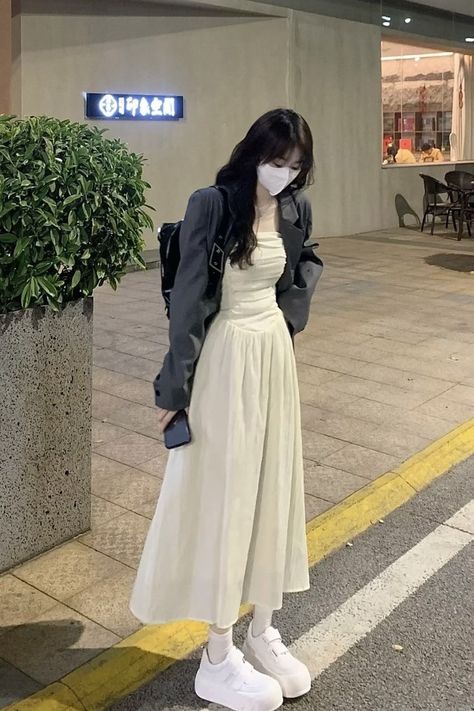 Rok Outfit, Korean Summer Outfits, Outfit Korean Style, Korean Fashion Dress, Elegante Casual, Modest Clothing, Easy Trendy Outfits, Modest Fashion Outfits, Kpop Fashion Outfits