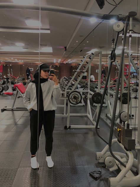 Gym Modest Outfit, Ootd Gym Hijab, Outfit Gym Hijab, Muslim Gym Outfit, Hijabi Gym Outfits, Hijabi Sports Outfit, Hijab Gym Outfit, Modest Gym Outfits For Women, Gym Hijab