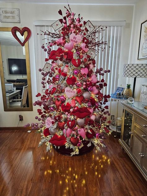 Valentine Tree Decorations, Valentines Tree, Turquoise Christmas, Valentine Tree, Holiday Tree, Love Valentines, Valentine Decorations, Tree Decorations, Christmas Holidays