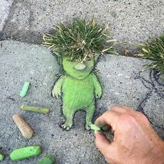 David Zinn, 3d Chalk Art, Sidewalk Chalk Art, Sidewalk Art, Bel Art, Amazing Street Art, Call Art, Sidewalk Chalk, Creative Gardening