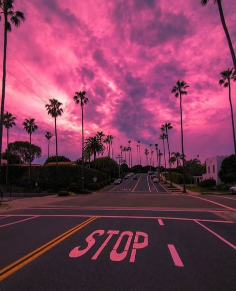 UNITED STATES, California. Pretty Landscapes, Tapeta Pro Iphone, Images Esthétiques, Purple Sky, Cool Wallpapers Art, Photo Wall Collage, Pink Wallpaper Iphone, Sunset Pictures, Pink Sky