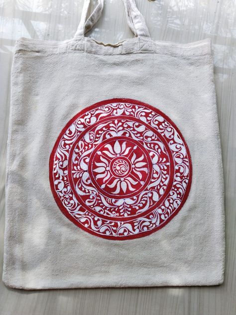 Fabric painting Punjabi Drawing, Alpona Drawing, Handpaint Fabric, Kulo Painting, Aipan Art, Kolka Design, Diy Bag Painting, Handpainted Tote Bags, Painted Handbag