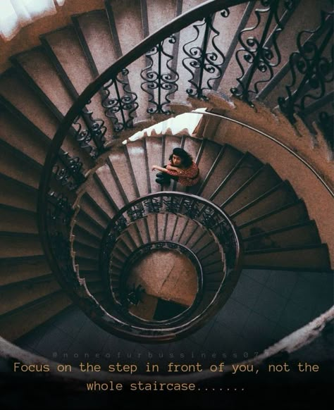 Staircase Photography, Photography Ideas At Home, Photo Recreation, Photographie Portrait Inspiration, Street Portrait, Beauty Art Drawings, Photography Posing Guide, Composition Photography, Conceptual Photography