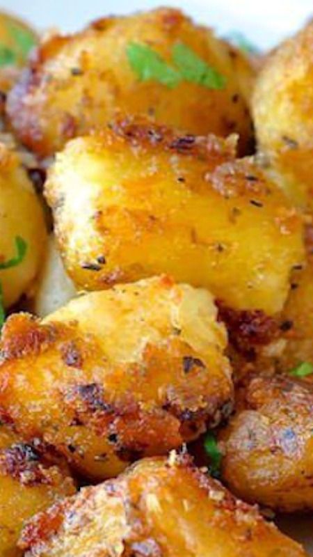 Lemon Herb Roasted Potato Nuggets ~ a terrific side dish... crispy flavour in every bite. Potato Nuggets, Actifry Recipes, Lamb Dinner, Herb Roasted Potatoes, Pasta Vegetariana, Roasted Potato, Rock Recipes, Lemon Potatoes, Potato Sides