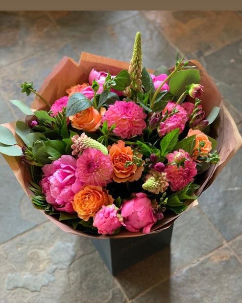 Blooming beauty ❤️🌹🌹🌹🥀💐 Call us on 0256358064 or send a message on WhatsApp 0539151221 #flowers #flowergift #freshflowers #flowerlovers #gifts #giftideas Cut Flower Bouquet, Dahlia Bouquet, Boquette Flowers, Flowers Bouquet Gift, Fresh Flowers Arrangements, Flower Therapy, Beautiful Flower Arrangements, Luxury Flowers, See You Soon