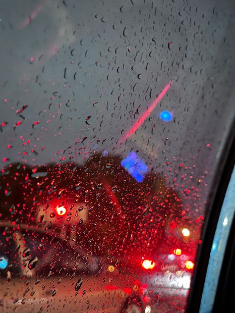 Rain Aesthetic Night, Rain Aesthetic, Night Rain, I Love Rain, Love Rain, Stop Light, Traffic Light, Night City, City Girl