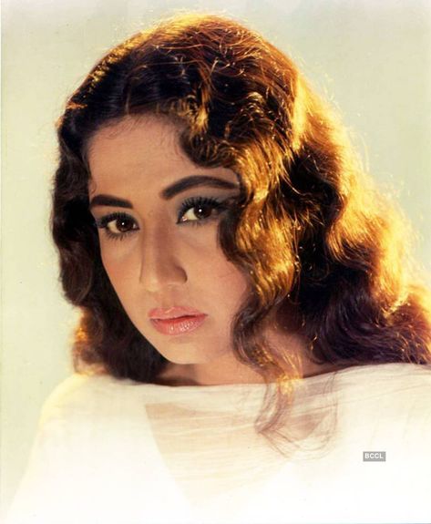 Meena Kumari, Classic Cinema, Photography Genres, Retro Bollywood, Photography Kit, Scene Image, Vintage Bollywood, Close Up Portraits, Types Of Photography