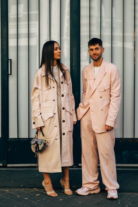 Couple Ootd, Couple Fits, Tokyo Street Fashion, Couple Style, Sleeveless Outfit, Stylish Couple, Paris Fashion Week Street Style, Popsugar Fashion, Style Fall