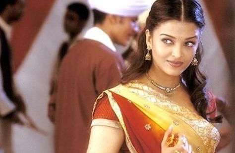 Aishwarya Rai Bachchan in "Bride and Prejudice" (2004) Bride And Prejudice, ऐश्वर्या राय, Best Romantic Comedies, Aishwarya Rai Bachchan, Anushka Sharma, Ranbir Kapoor, Shah Rukh Khan, Hrithik Roshan, Aishwarya Rai