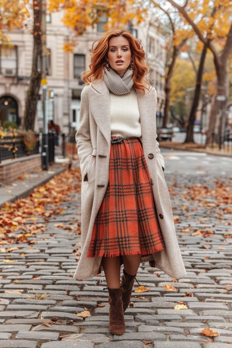 Red Scarf Winter Outfit, Flamboyant Natural Style, Burgundy Skirt Outfit, Winter Outfits Red, Leather Jacket Street Style, Cardigan Fall Outfit, Wool Plaid Skirt, Xmas Fashion, Midi Skirts Style