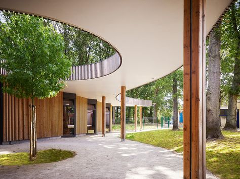 Children's House in France© David Foessel Photography Camping Hacks Diy, Kindergarten Design, Casa Patio, Architecture Photo, School Architecture, Concept Architecture, Design Planning, Urban Design, Walkway