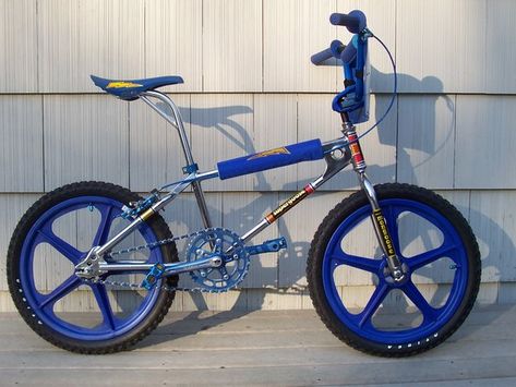 1982 Mongoose Motomag - BMXmuseum.com Mongoose Bmx, Bmx Cruiser, Vintage Bmx Bikes, Schwinn Bicycles, Bmx Racing, Cycling Quotes, Bmx Bicycle, Bmx Freestyle, Bmx Bike