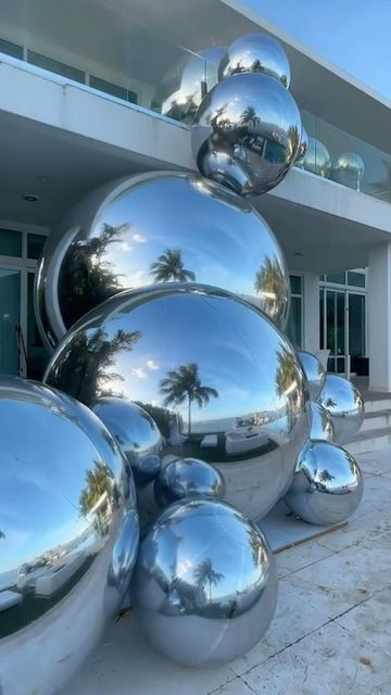 Shawn Kolodny on Instagram: "SHINY installation 🪩 #sculpture #artgallery #oddlysatisfying #artist #artstudio #artinstallation" Galaxy Sculpture, Black Garden Party, Luxury Birthday Party, Luxury Birthday, Prom Decor, Nye Party, Black Garden, Artistic Installation, White Party