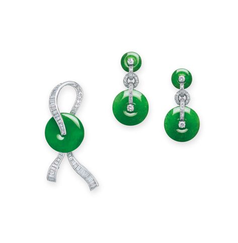 GROUP OF JADEITE AND DIAMOND BROOCH AND EARRINGS Jade Jewelry Design, Jade Accessories, Myanmar Art, Necklace Design, Diamond Brooch, Jade Jewelry, Jade Stone, Girls Jewelry, High Jewelry