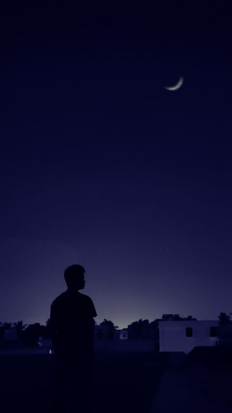 Portrait silhouette night photography Portrait Silhouette, Night Portrait, Muslim Pictures, Silhouette Portrait, Walking Alone, Night Photography, Night Time, Self Portrait, Night Skies