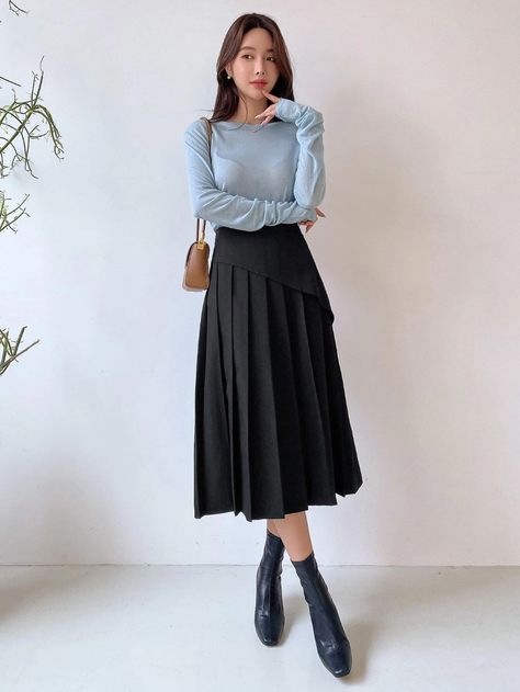 DAZY High Waist Pleated Panel Skirt | SHEIN USA Outfits Formal, Panel Skirt, Shein Outfits, Paneled Skirt, Sleek Look, Out Of Style, Hidden Zipper, Wardrobe Essentials, Classic Design