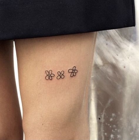 Flower Tattoo Above Knee, Above Knee Tattoos Women, Poked Tattoo, Flower Tat, Hand Poked Tattoo, Knee Tattoo, Poke Tattoo, Discreet Tattoos, Dainty Tattoos