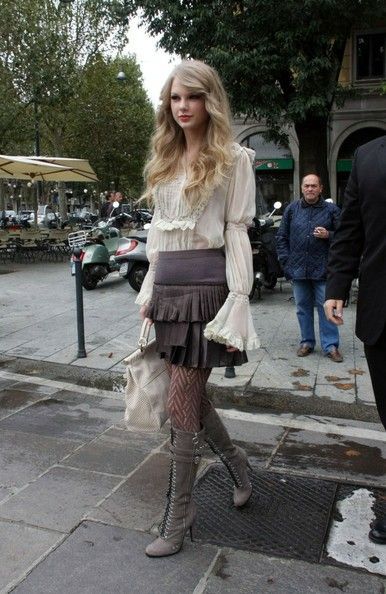 Taylor Swift Street Style, Taylor Outfits, 2011 Fashion, Taylor Swift Outfits, Girly Dresses, Luxury Women Fashion, Taylor Swift Pictures, Taylor Swift Style, Taylor Alison Swift