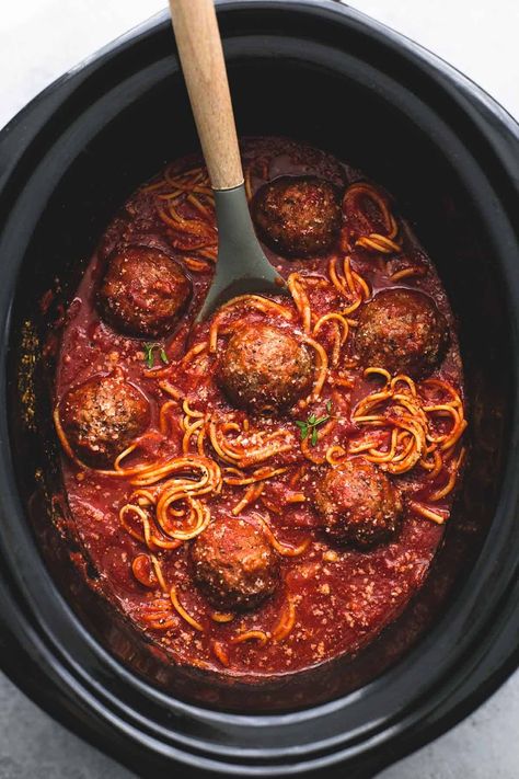 Meatballs In Slow Cooker, Slow Cooker Spaghetti And Meatballs, Meatballs And Spaghetti, Healthy Spaghetti, Crockpot Spaghetti, Slow Cooker Pasta Recipes, Slow Cooker Spaghetti, Slow Cooker Pasta, Crockpot Spaghetti And Meatballs