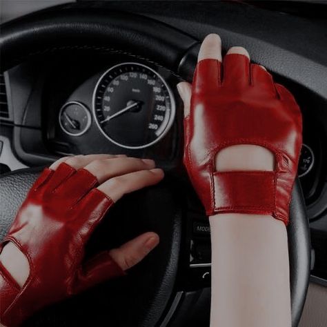 Galactik Football, Small Luxury Cars, Fashion Gloves, Red Gloves, Gloves Fashion, Tactical Gloves, Car Driving, Black Leather Gloves, Driving Gloves