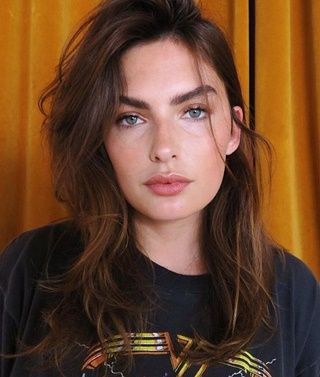 Model Alyssa Miller Alyssa Miller, Full Eyebrows, Hazel Hair Color, Abs And Cardio Workout, Female Head, White Eyes, Models Makeup, Angel Face, Dark Brown Hair