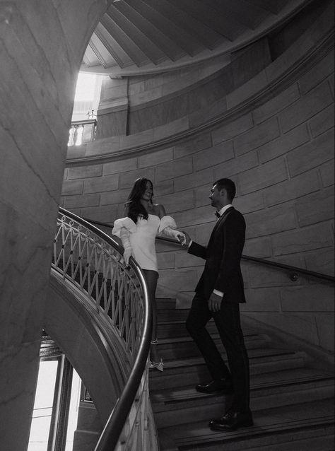 San Fran Wedding, Engagement Photoshoot Ideas Vintage, Elopement Photoshoot Ideas, Engagement Photos Elevator, Staircase Engagement Photos, Elevator Wedding Photo, Engagement Photos Courthouse, Elevator Engagement Photo, Vintage Style Engagement Photos