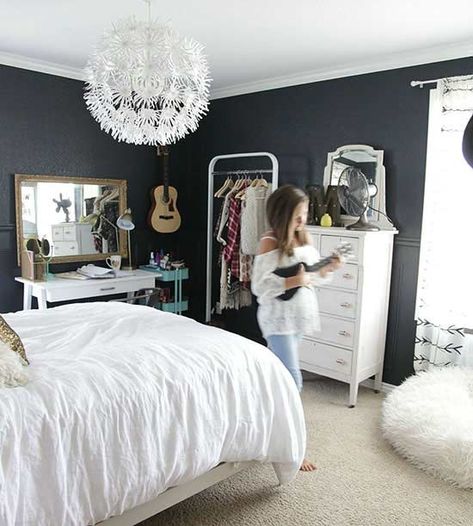 . Girls Bedroom Makeover, Diy Girls Bedroom, Teen Girl Bedroom, Trendy Bedroom, Remodel Bedroom, Black Wall, Teen Bedroom, White Bedroom