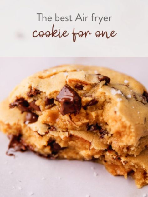 The best Air fryer cookie for one (easy recipe) - Sweet Fix Baker Air Fryer Cookie For One, Air Fryer Dessert Recipes, Air Fryer Cookies, Cookie For One, The Best Air Fryer, Best Air Fryer, Best Air Fryers, Recipe Sweet, Dark Chocolate Chips