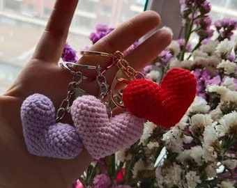 Crochet Hearts, Diy Crochet Bag, Crochet Keychain Pattern, Crochet Bag Pattern Free, Valentine Crafts For Kids, Crochet Fashion Patterns, Quick Crochet, Crochet Keychain, Crochet Heart