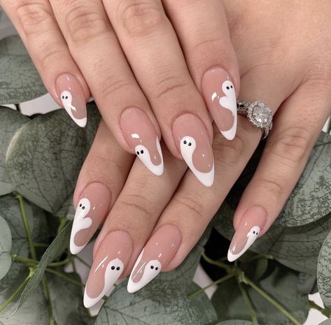 Ghost Nails, Simple Fall Nails, Halloween Acrylic Nails, Gothic Nails, White Ghost, Goth Nails, Nail Growth, Almond Shaped, Halloween Nail Designs