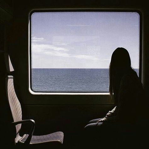 Train Window, Tumblr Iphone Wallpaper, Rudolf Steiner, Looking Out The Window, Foto Art, Window View, A Train, Travel Aesthetic, Timeline Photos