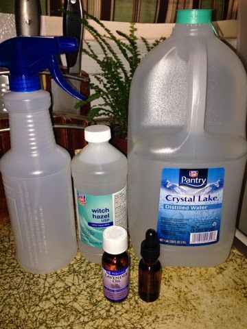 Homemade Linen Spray, Diy Linen Spray, Homemade Floor Cleaners, Linen Mist, Lavender Crafts, Diy Lavender, Clean Hardwood Floors, Cleaner Recipes, Diy Sprays