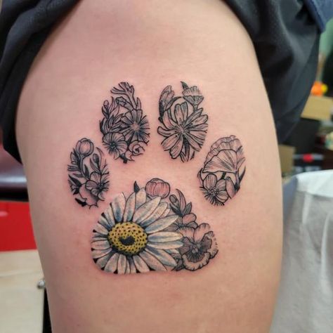 Tattoos Dog Paw, Animal Thigh Tattoo, Tree Thigh Tattoo, White Daisy Tattoo, Owl Thigh Tattoos, Lace Thigh Tattoos, Daisy Tattoos, Back Of Thigh Tattoo, Girl Flower Tattoos