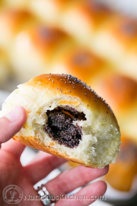 Sweet Poppy Seed Buns (Pirohi) Poppyseed Kolache Recipe, Poppyseed Buns, Poppyseed Recipes, Poppyseed Roll Recipe, Poppyseed Roll, Poppyseed Filling, Poppy Seed Buns, Poppy Seed Rolls, Poppy Seed Recipes