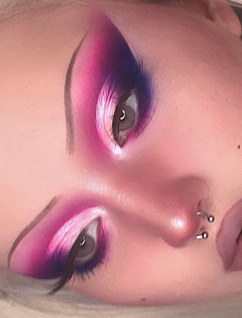 Euphoria Graphic Liner, Burgundy Eyeshadow Looks Black Women, Pink Alt Makeup, Drag Queen Makeup Looks, Drag Eyeshadow, Bright Colorful Eye Makeup, Abstract Makeup Looks, Mekap Mata, 20 Makeup